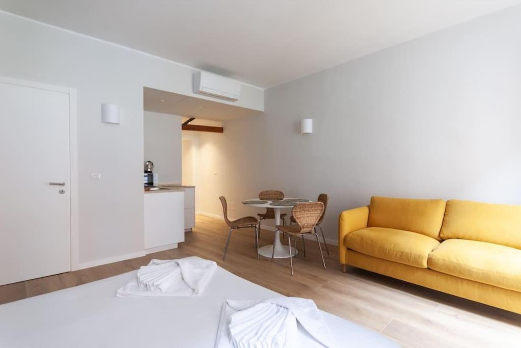 Youhosty - Ticinese Suite 1 Milano Ngoại thất bức ảnh